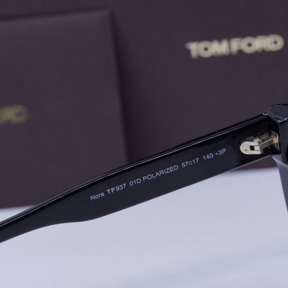 Tom Ford Nora FT0937 01D Cat Eye Sunglasses - Black/Smoke Gradient Polarized main image 4